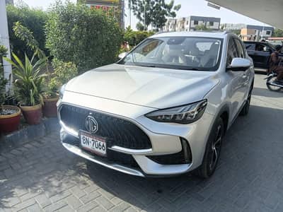 MG HS 2025