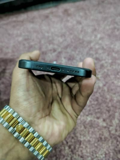 Apple iPhone 15