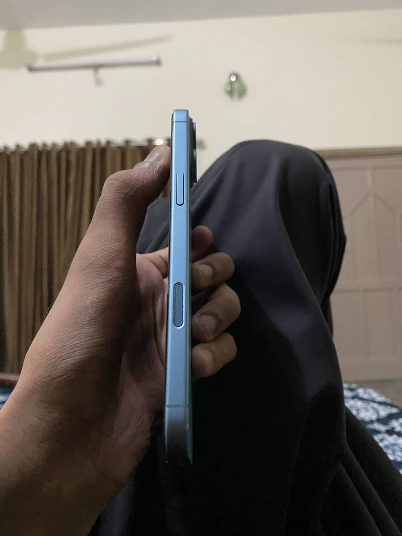 Apple iPhone 16 Plus 4