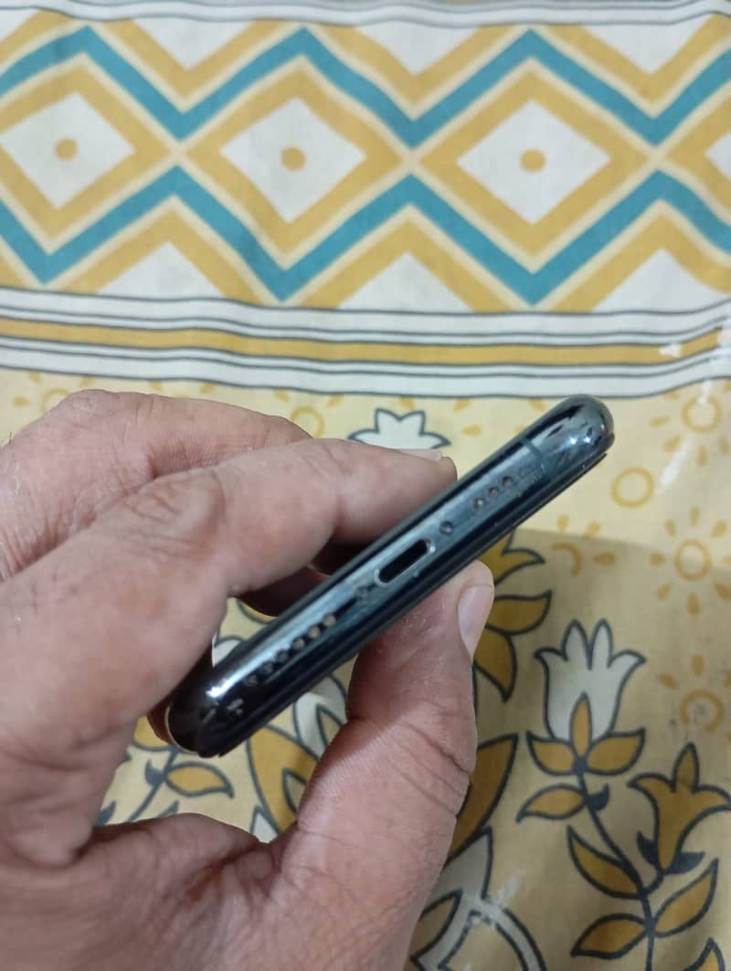Apple iPhone 11 Pro 8