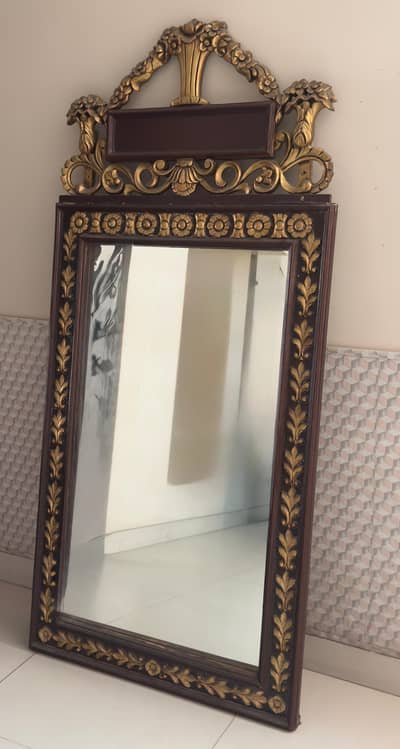 Carving mirror