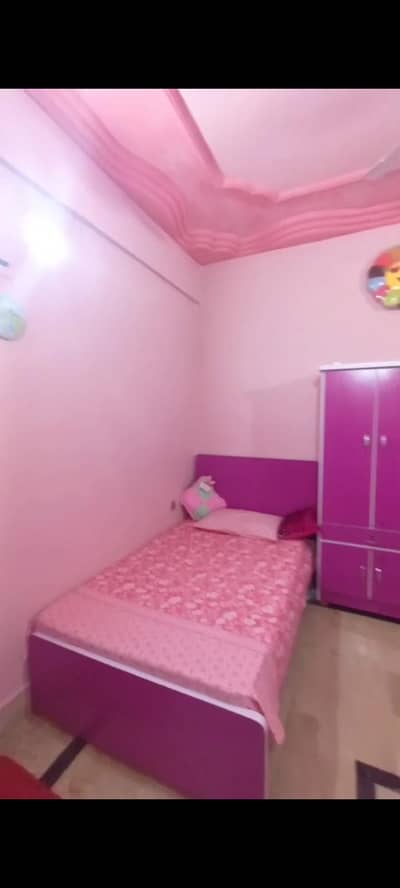 this is my 2 bed and 1 almari ha sab achi condition ma ha