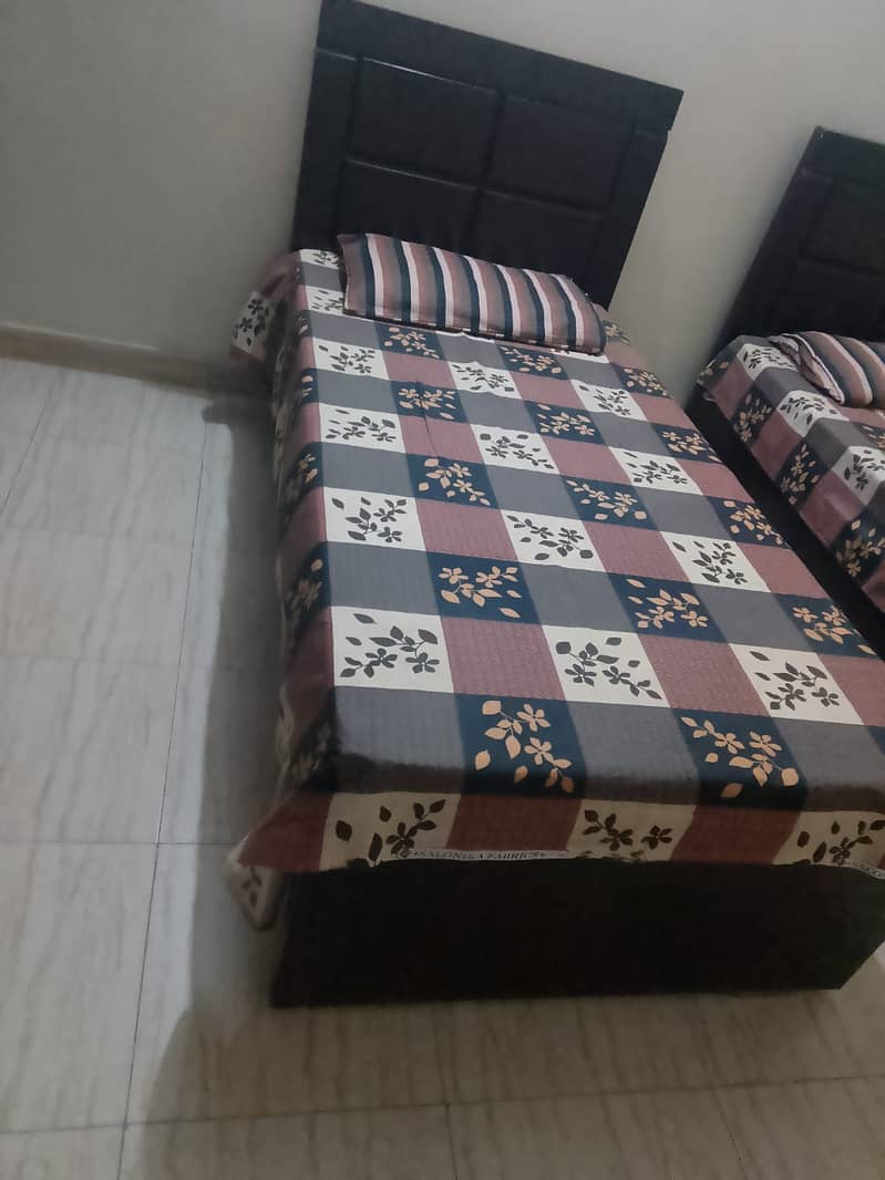 2 SINGLE BEDS 2