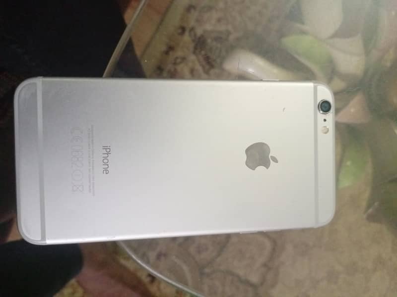 Apple iPhone 6 Plus 1