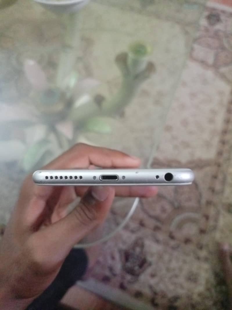 Apple iPhone 6 Plus 5