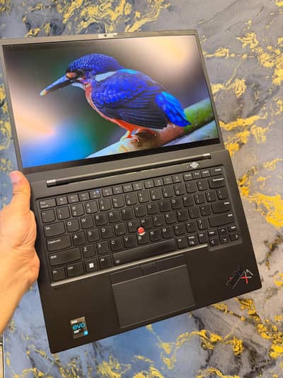  Lenovo ThinkPad X1 Carbon (11th Gen) – Premium Business Ultrabook