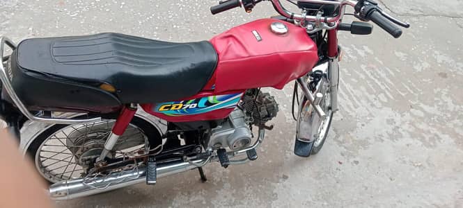 Honda CD70 2024