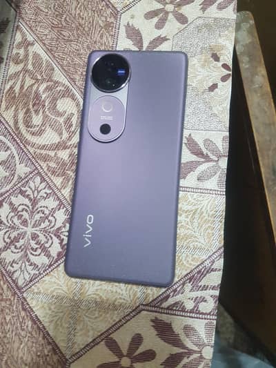 Vivo V40