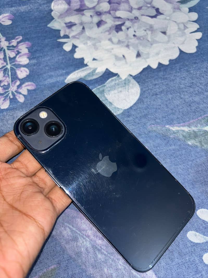 Apple iPhone 13 0