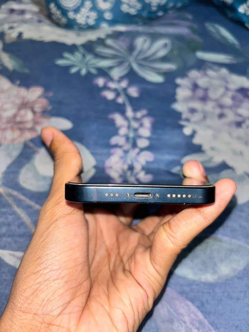 Apple iPhone 13 3