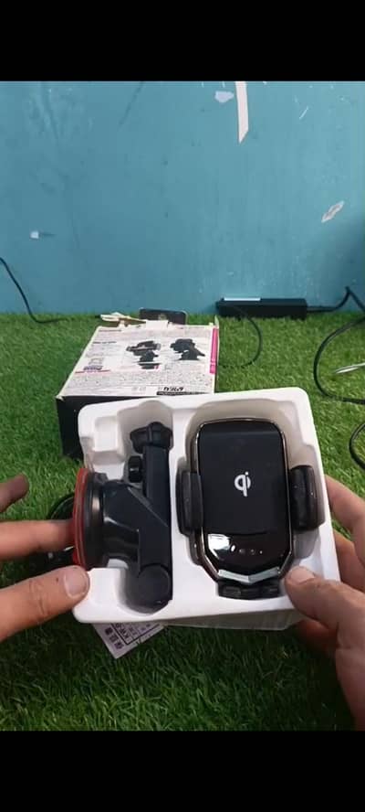 wireless car mobile holder with auto captured phone