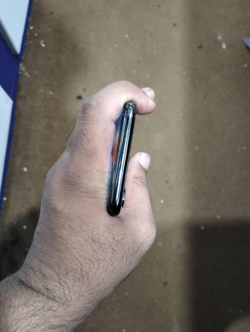 Apple iPhone X 3