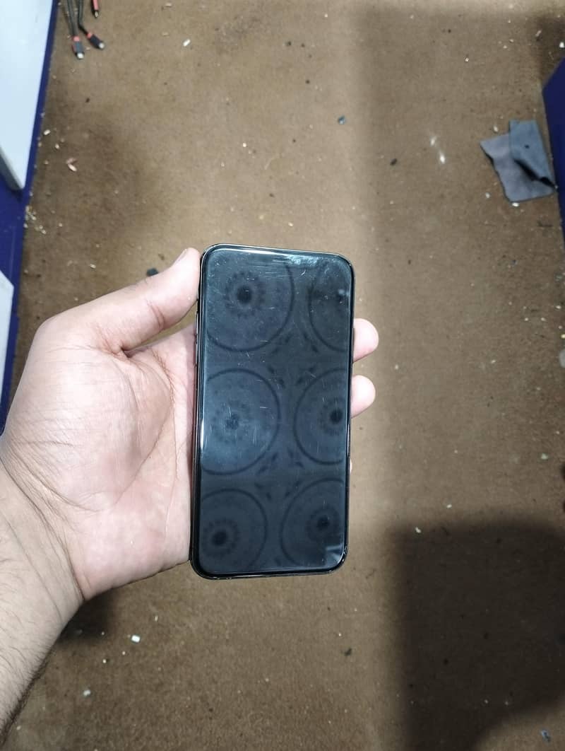 Apple iPhone X 4