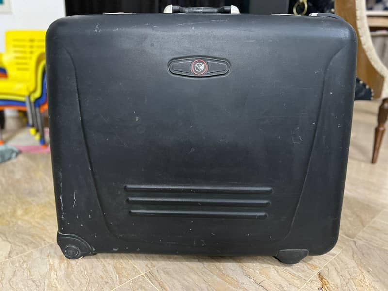 suit case 1