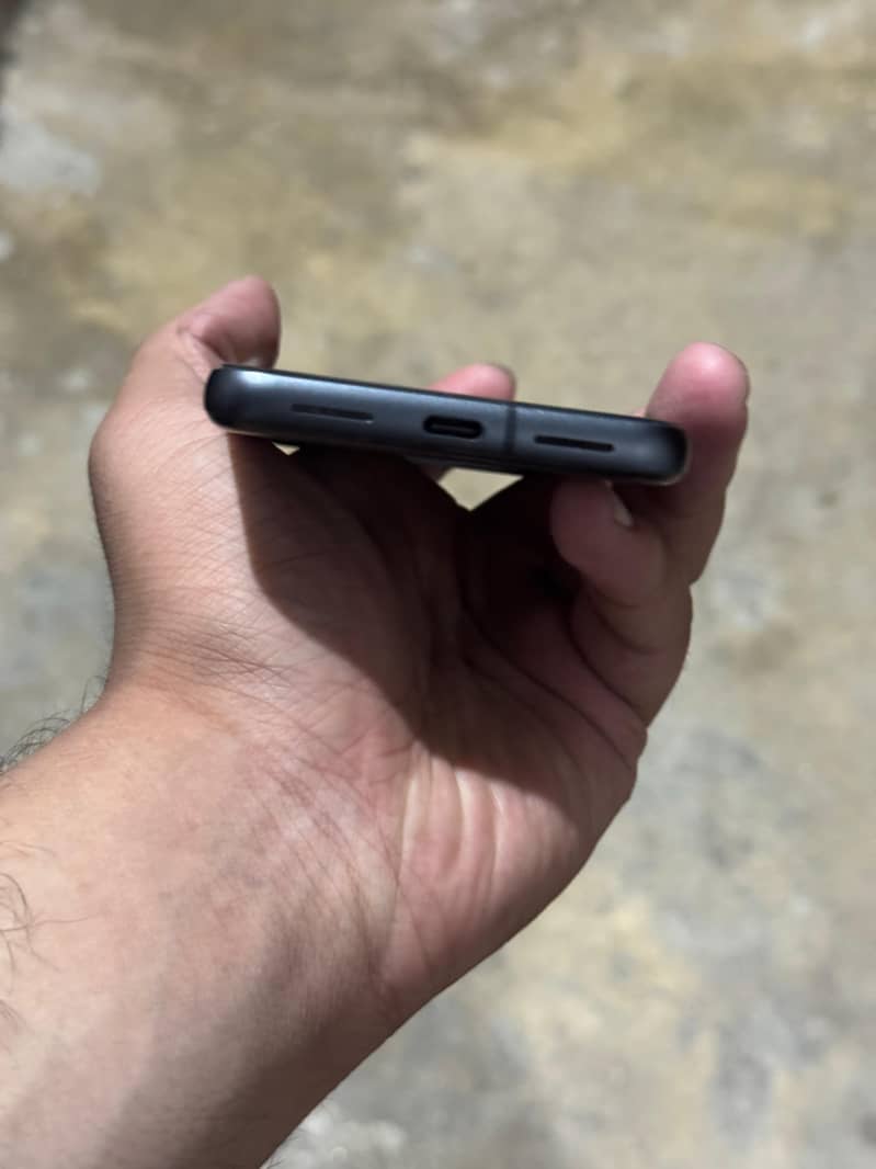 Google Pixel 8 4