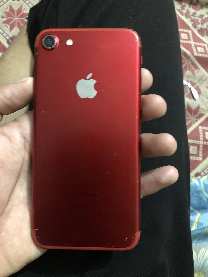 Apple iPhone 7 3