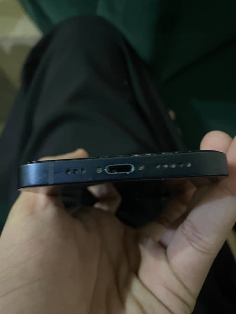Apple iPhone 14 4