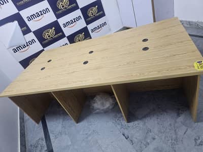 computer end aconter table