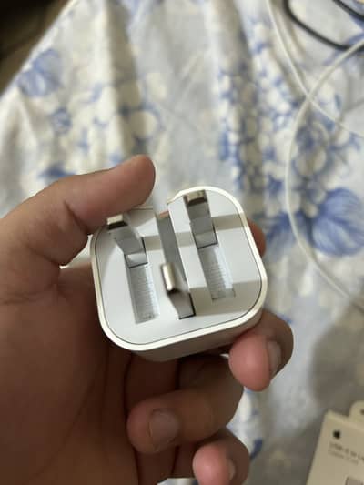 Apple Iphone Original Charger With Cable and Adapter Box