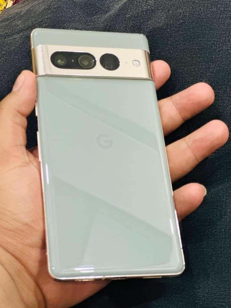 Google Pixel 7 Pro 10