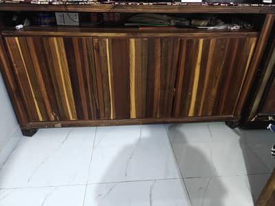 Chester table