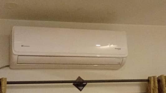 Dawalance 1.5 ton AC. 3 season used.