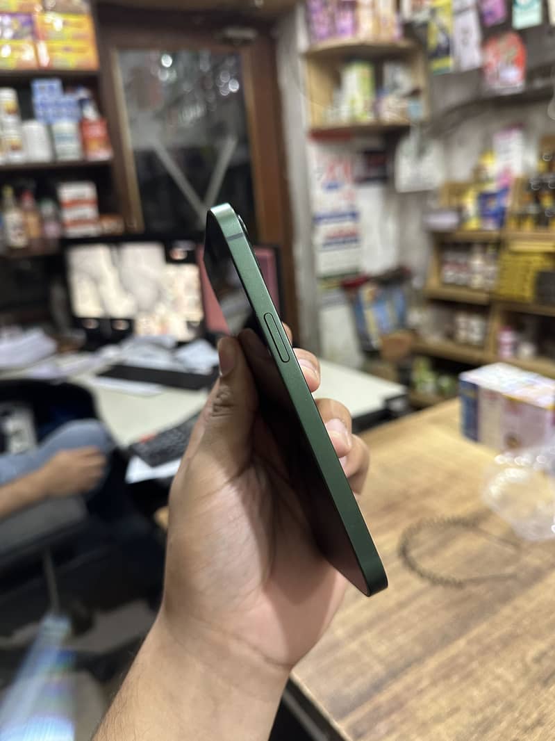 iPhone 13 factory unlock 10