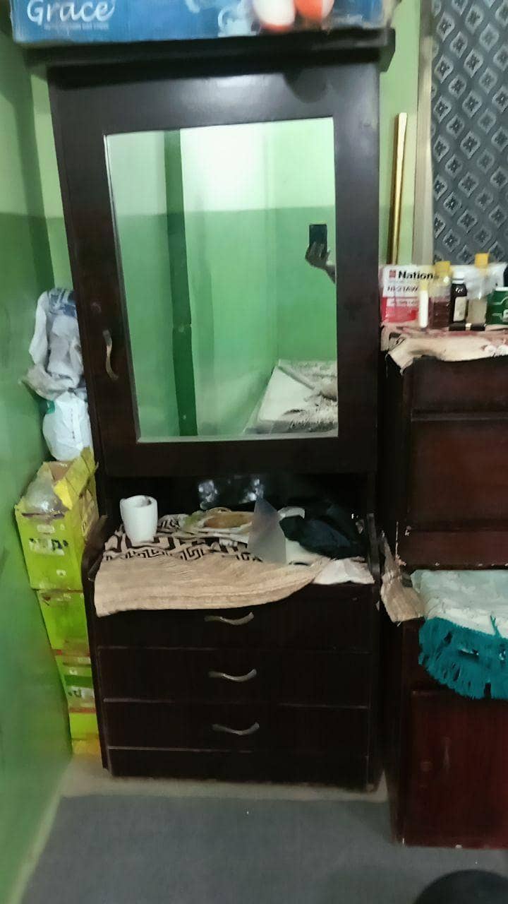 dressing table 0