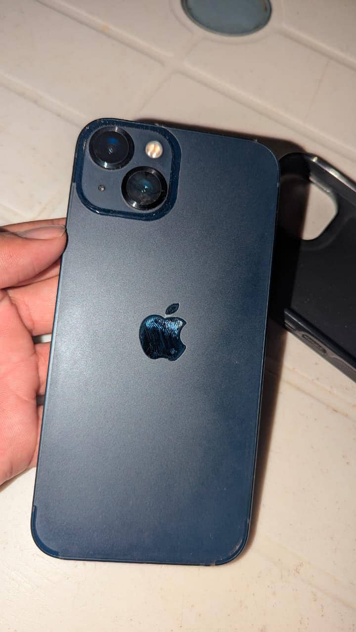 Apple iPhone 13 2