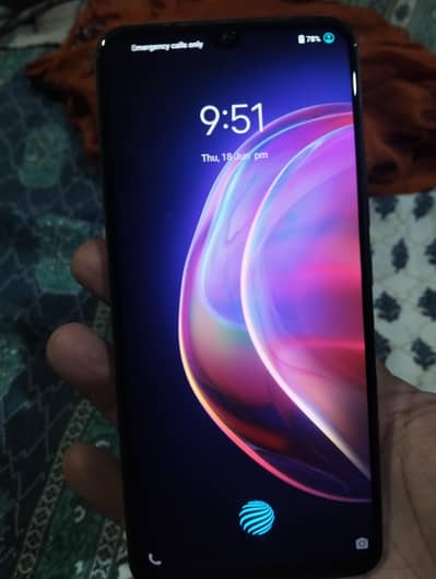 Vivo v 21e sirf mobile hai  box charger Nahi hai