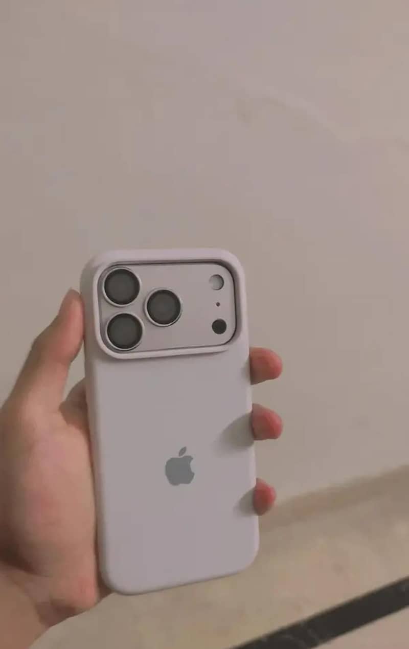 Apple iPhone 15 Pro 1