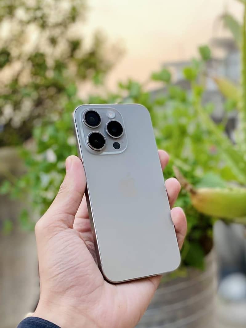 Apple iPhone 15 Pro 3