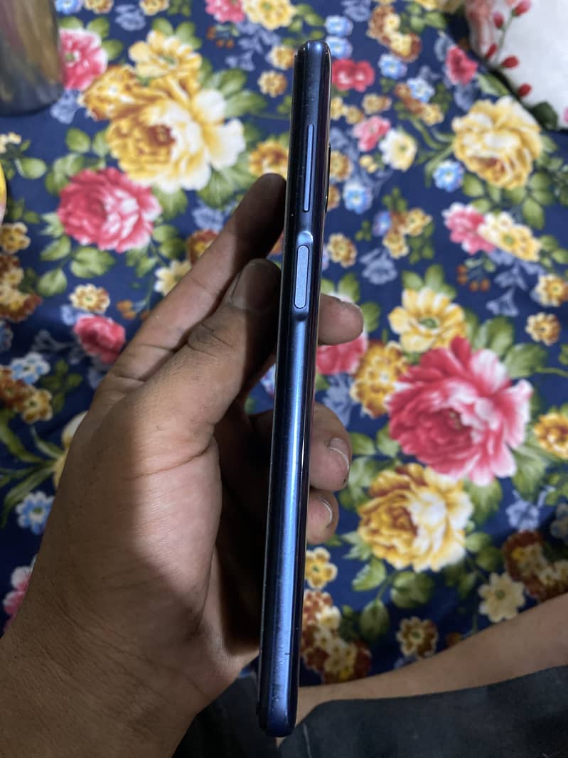 Xiaomi Redmi Note 9S 1