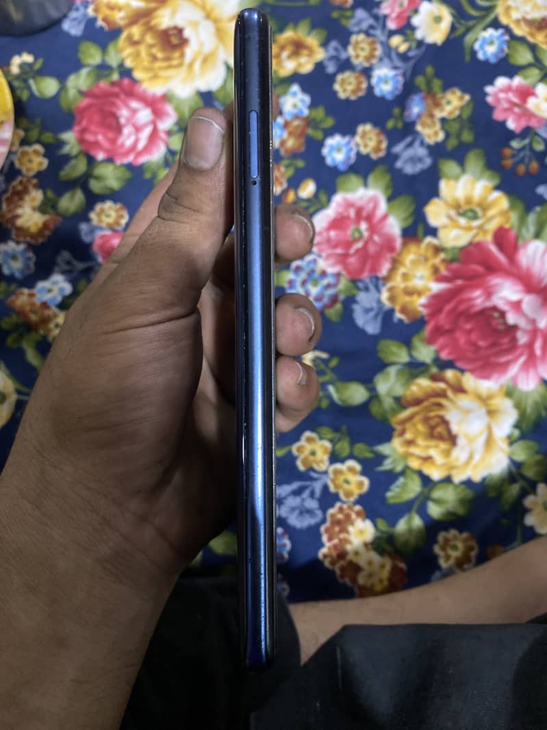 Xiaomi Redmi Note 9S 3