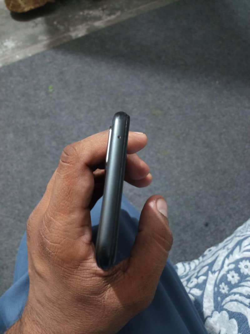 OPPO A76 0