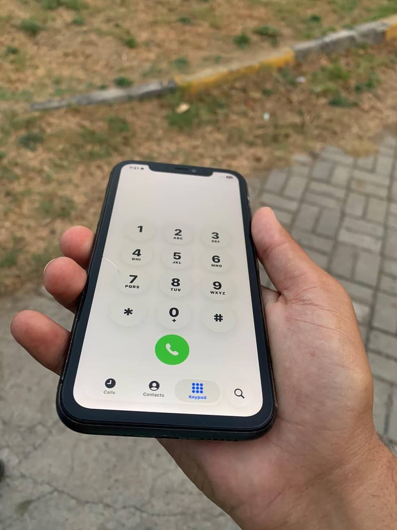 Apple iPhone 11 3