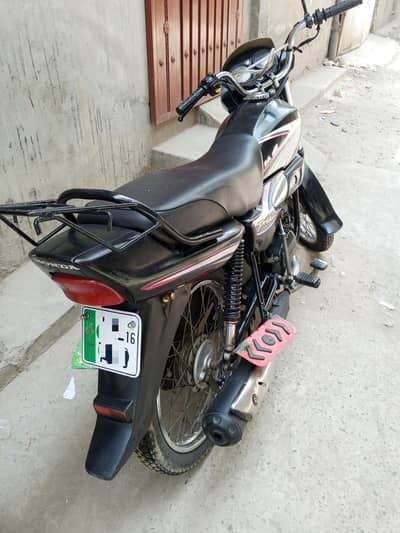 Honda pridor 2016 black lush condition