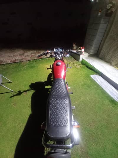 2016 CG 125