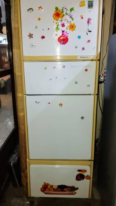 National total genieun Full Size fridge for sale