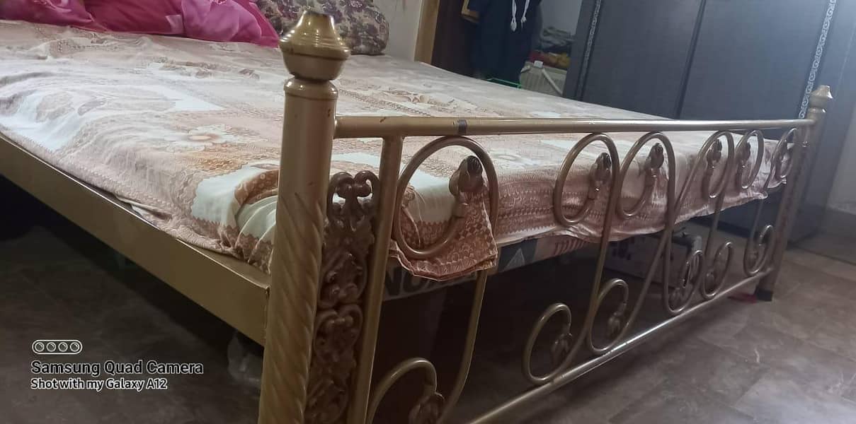 king bed 2