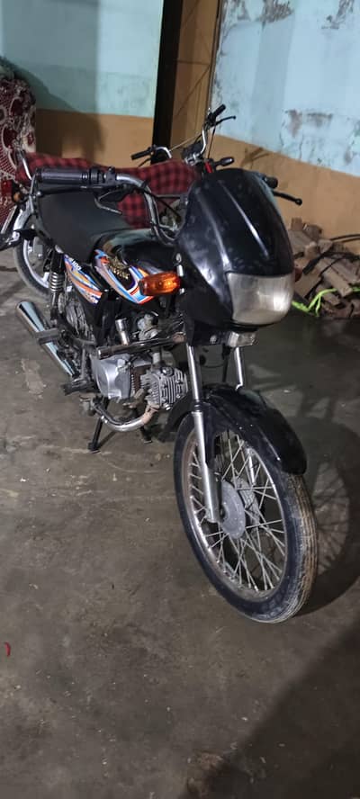 super star 100cc. mint condition