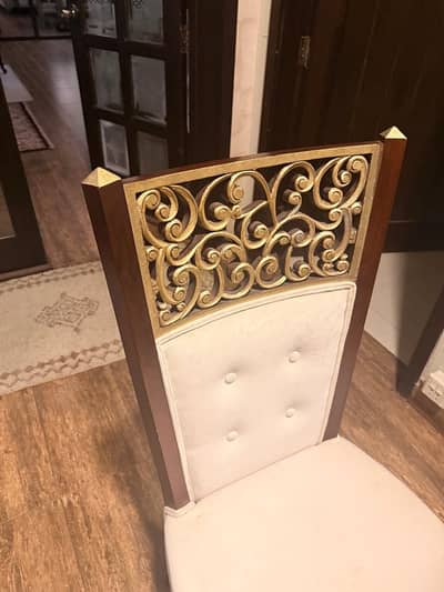 Solid wooden chair in excellent condition