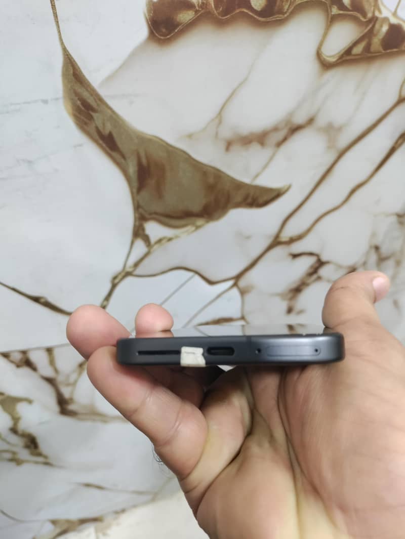 Google Pixel 9 4