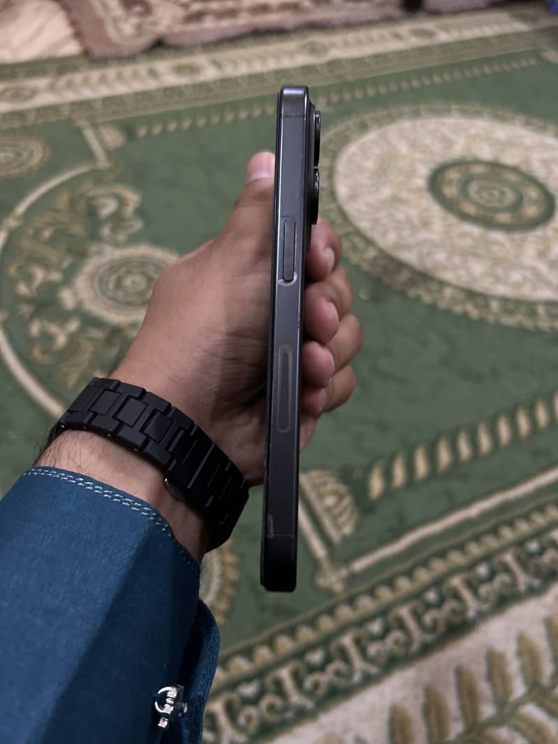 iPhone 15 pro 5
