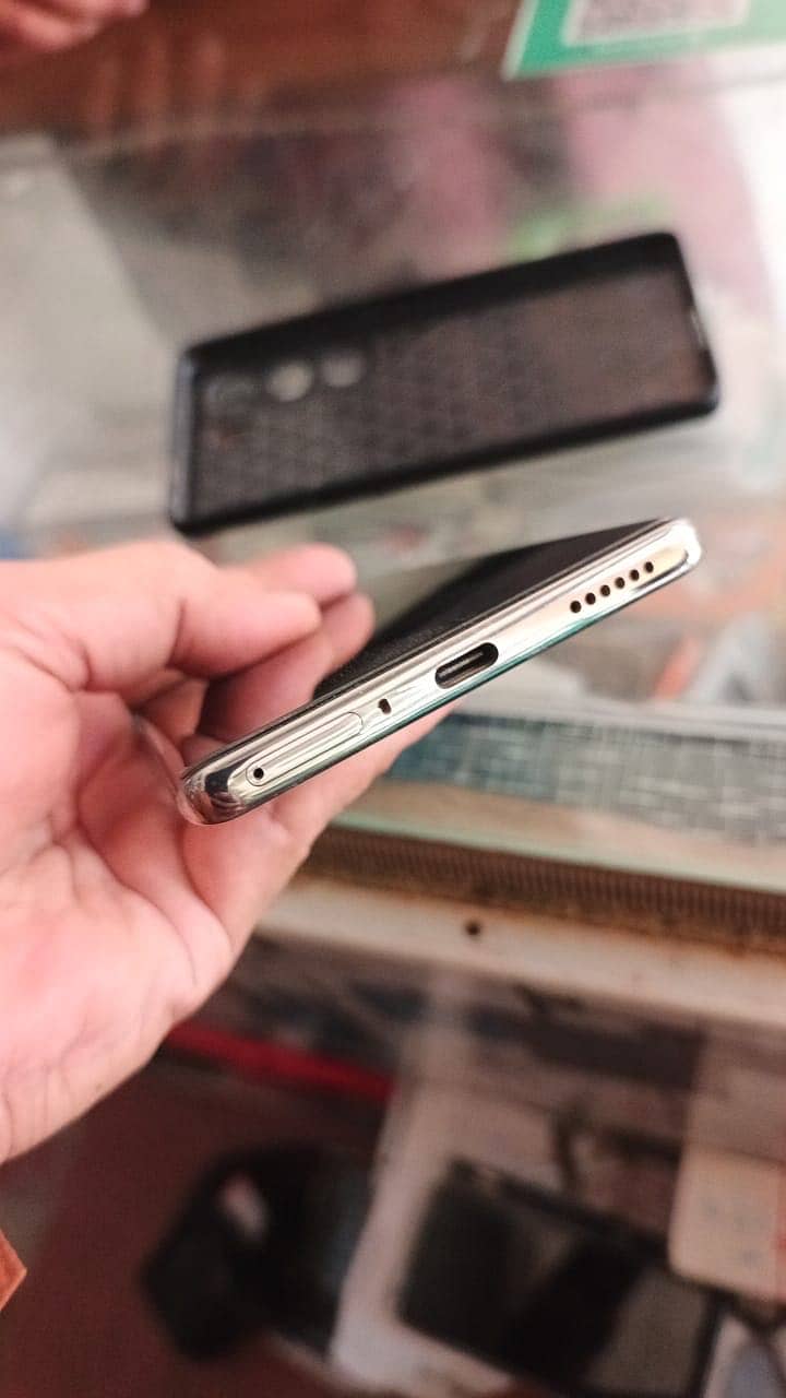 Tecno CAMON 40 Pro 1