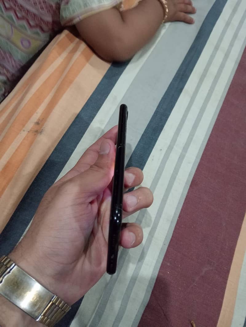 Apple iPhone 7 2