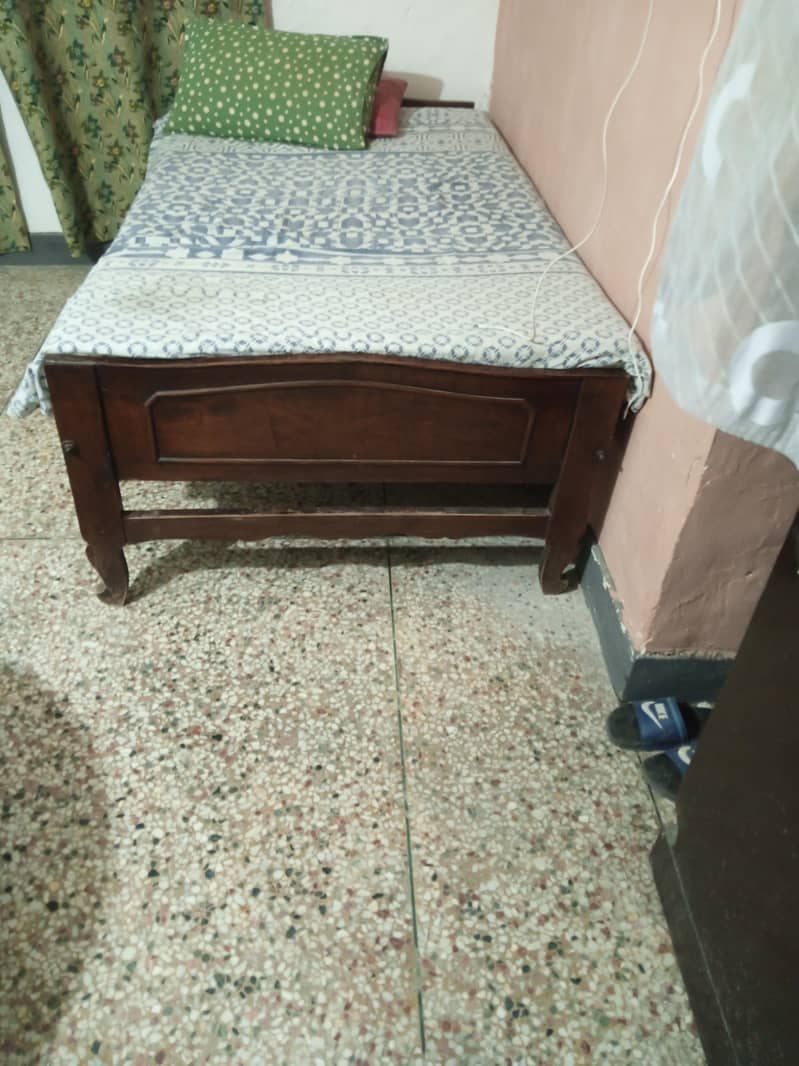 2 single beds 0