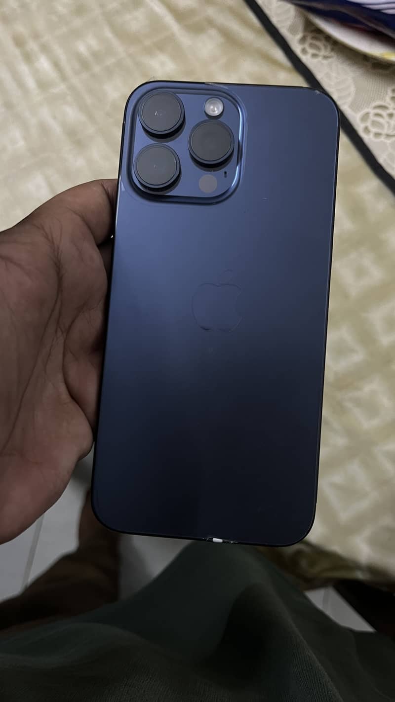 Apple iPhone 15 Pro Max 1