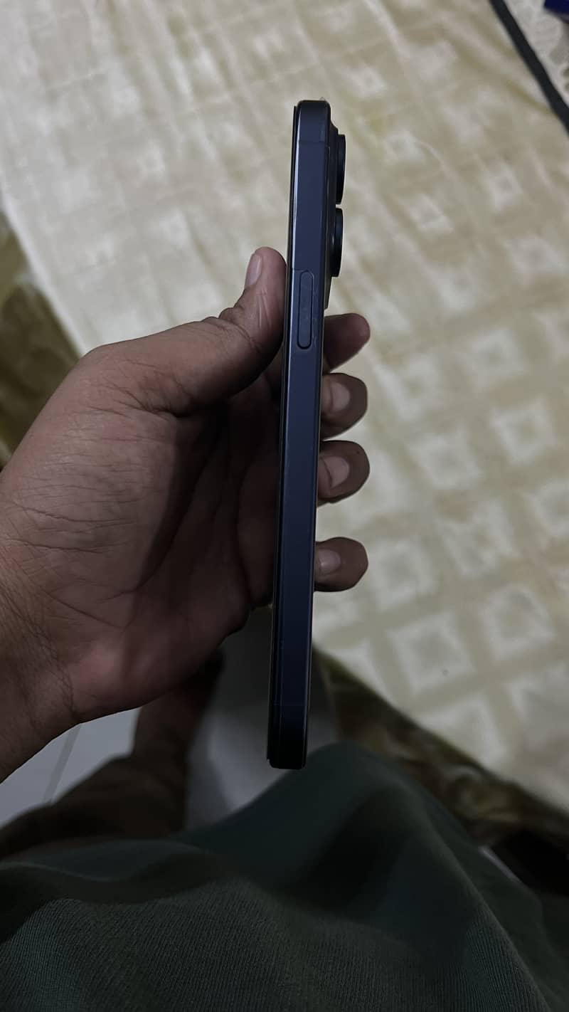 Apple iPhone 15 Pro Max 5