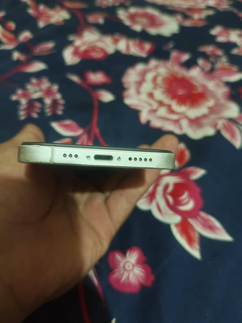 Apple iPhone 12 3